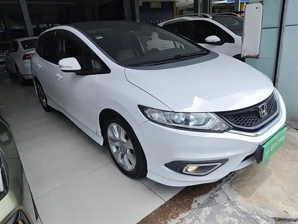 Jade 2013 1.8L Automatic Comfort Edition 5-seater — миниатюра 4