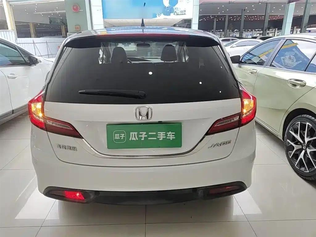Jade 2013 1.8L Automatic Comfort Edition 5-seater — миниатюра 6