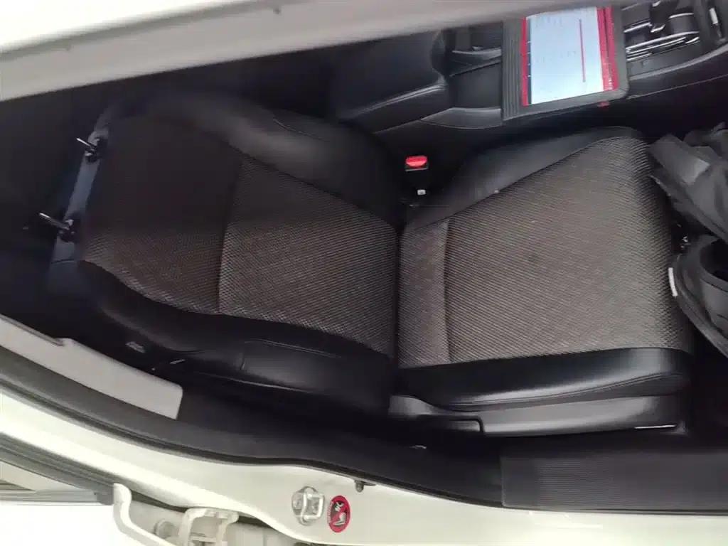 Jade 2017 1.8L Automatic Comfort Edition 5-seater — миниатюра 25