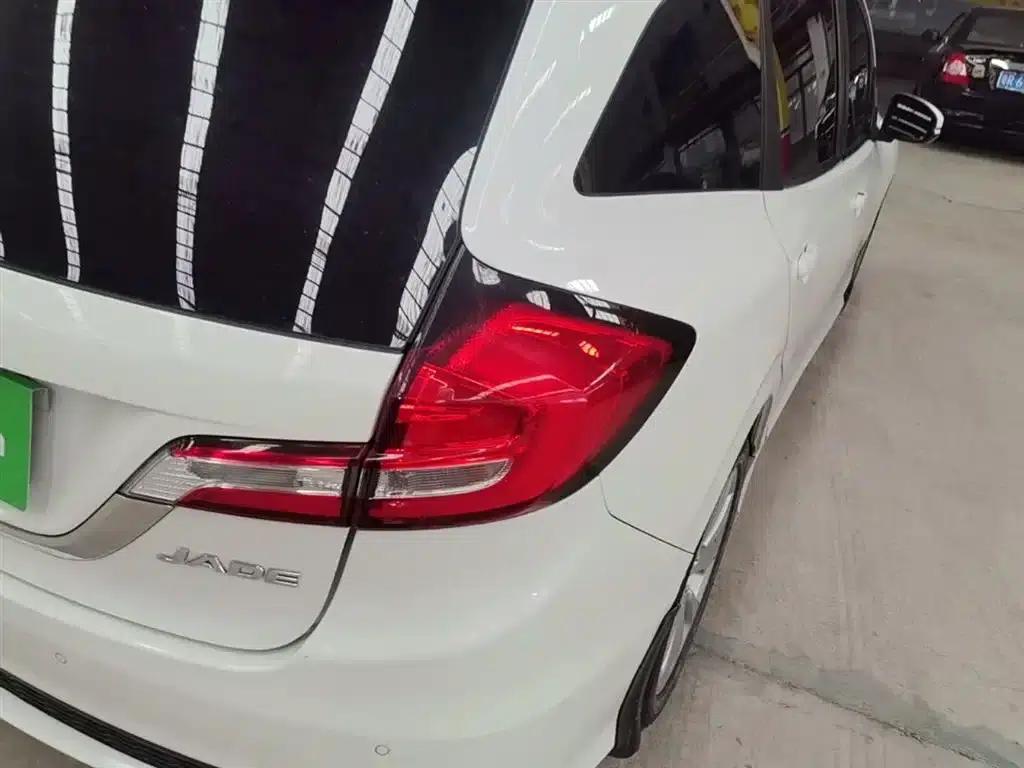 Jade 2017 1.8L Automatic Comfort Edition 5-seater — миниатюра 8