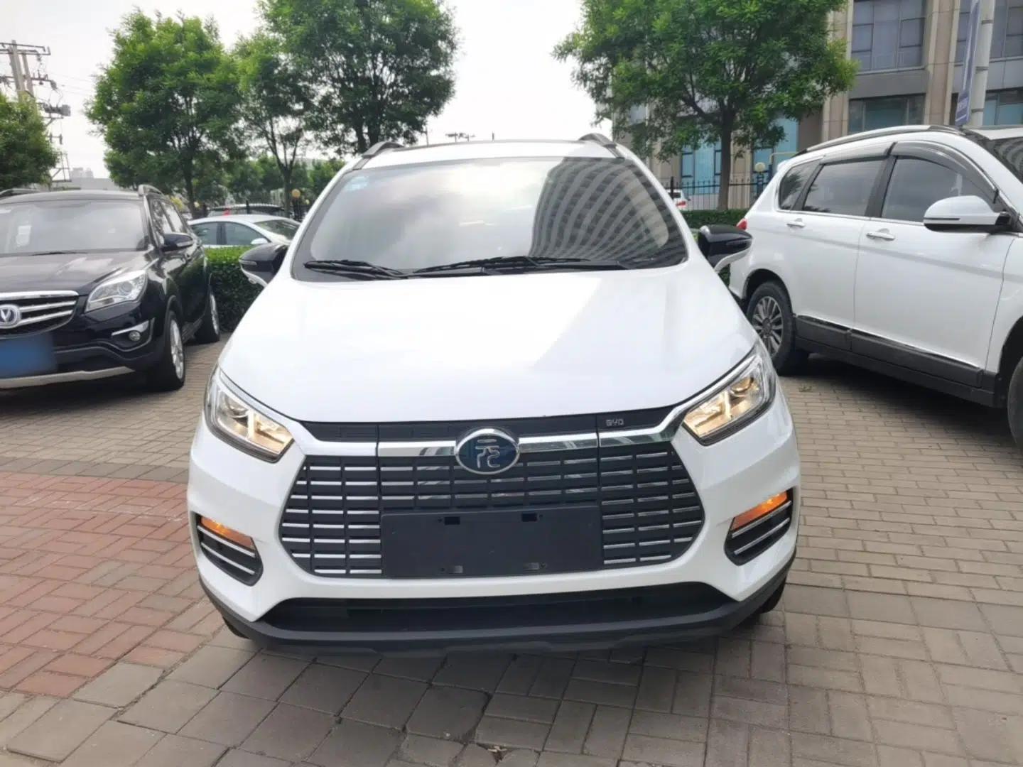 BYD Yuan New Energy 2019 EV360 Smart Connect Leading Model — миниатюра 2