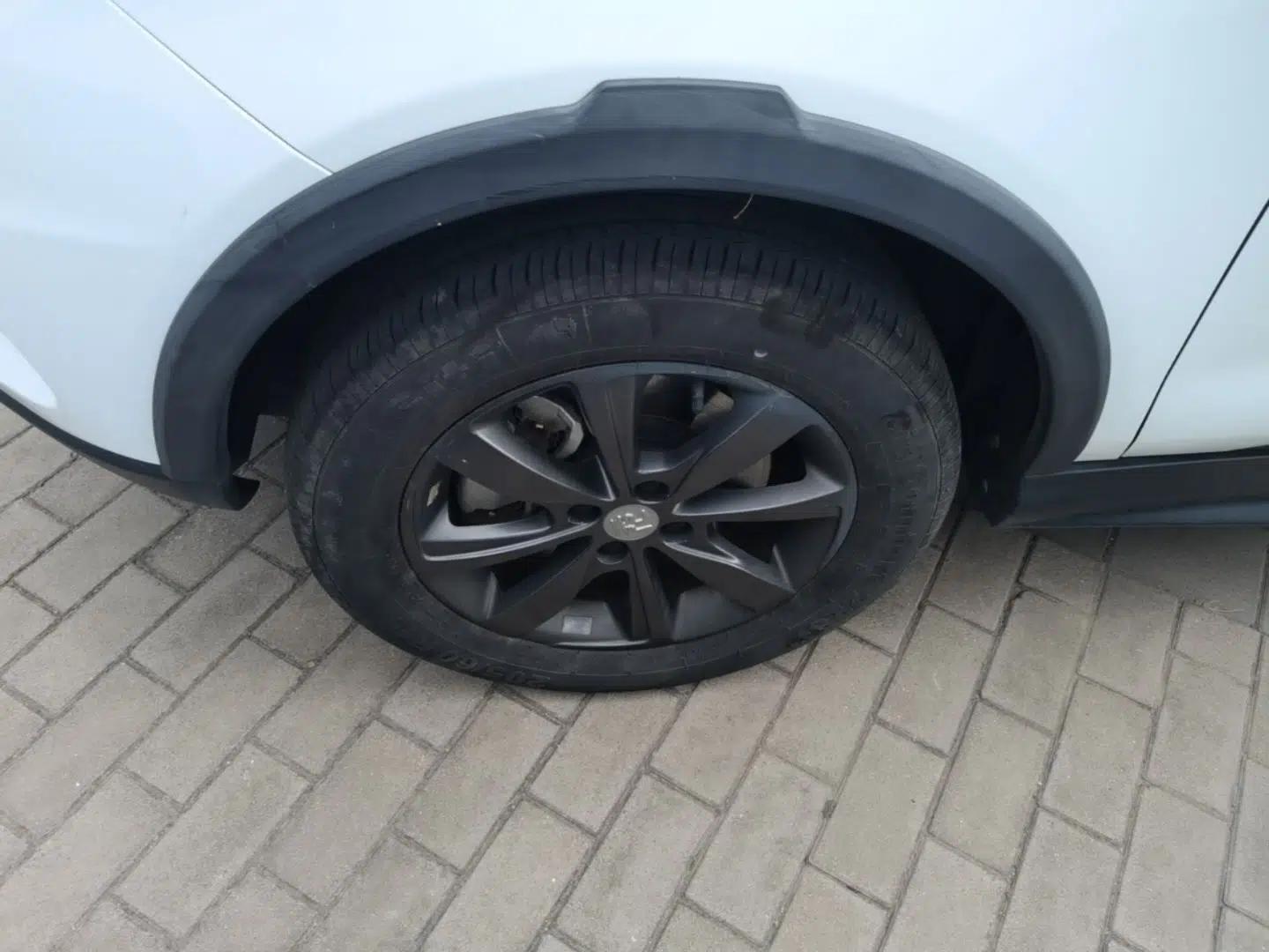 BYD Yuan New Energy 2019 EV360 Smart Connect Leading Model — миниатюра 9