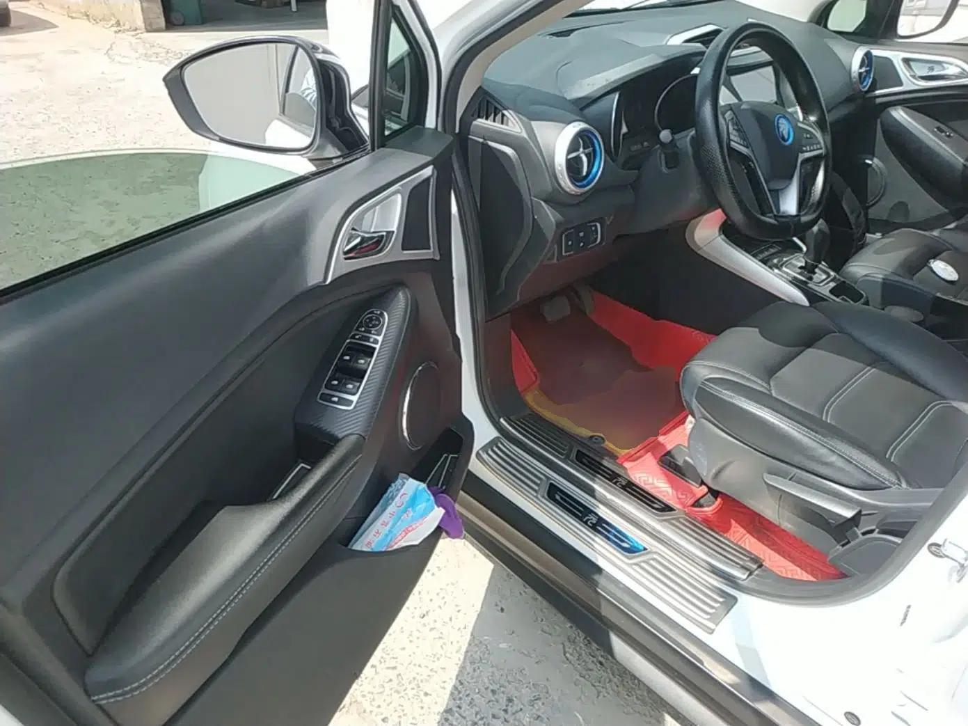 BYD Yuan New Energy 2018 EV360 Smart Connect Cool Edition — миниатюра 19