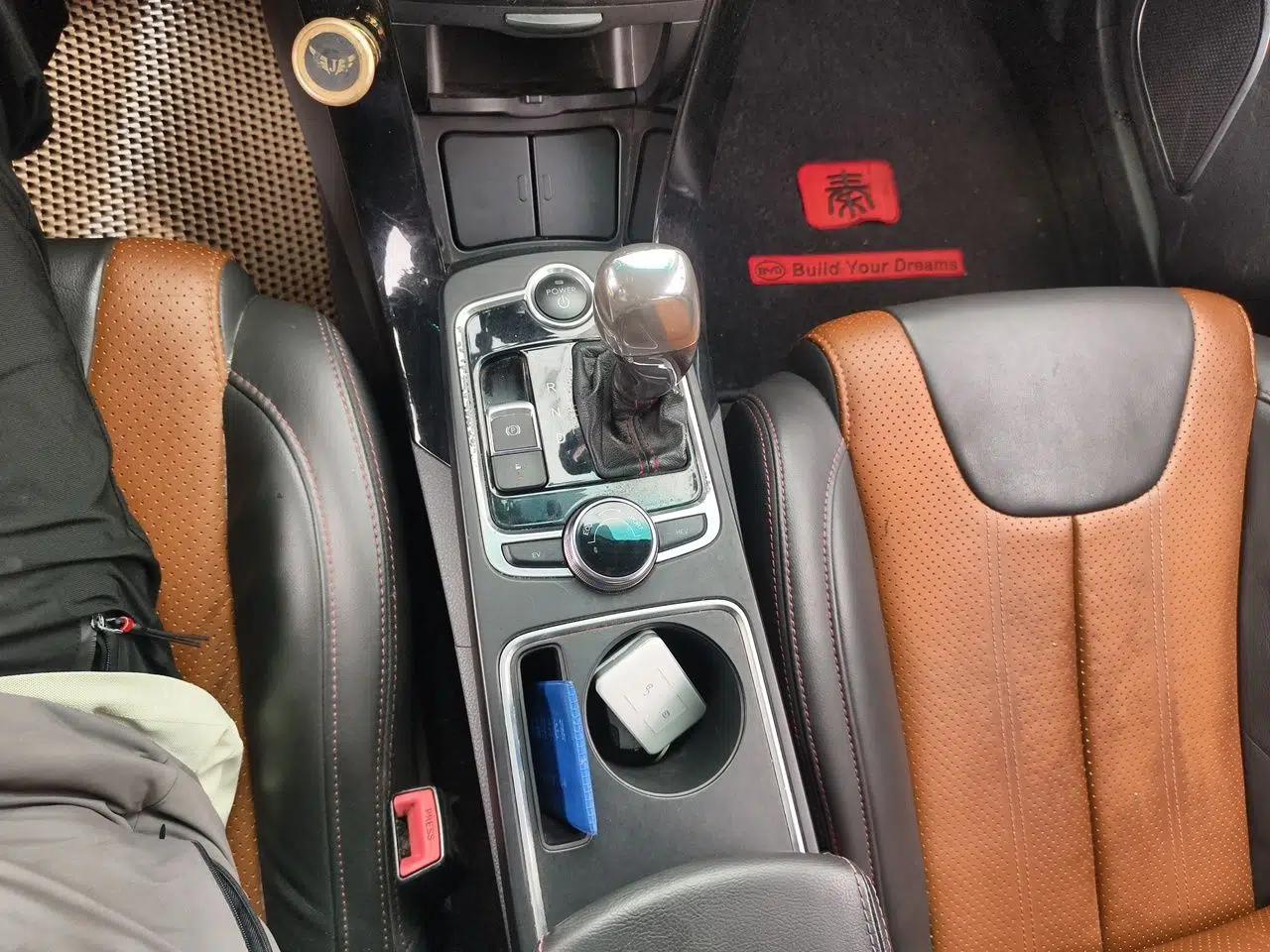 BYD Qin New Energy 2015 1.5T Dual-Crown Flagship Plus Edition — миниатюра 15