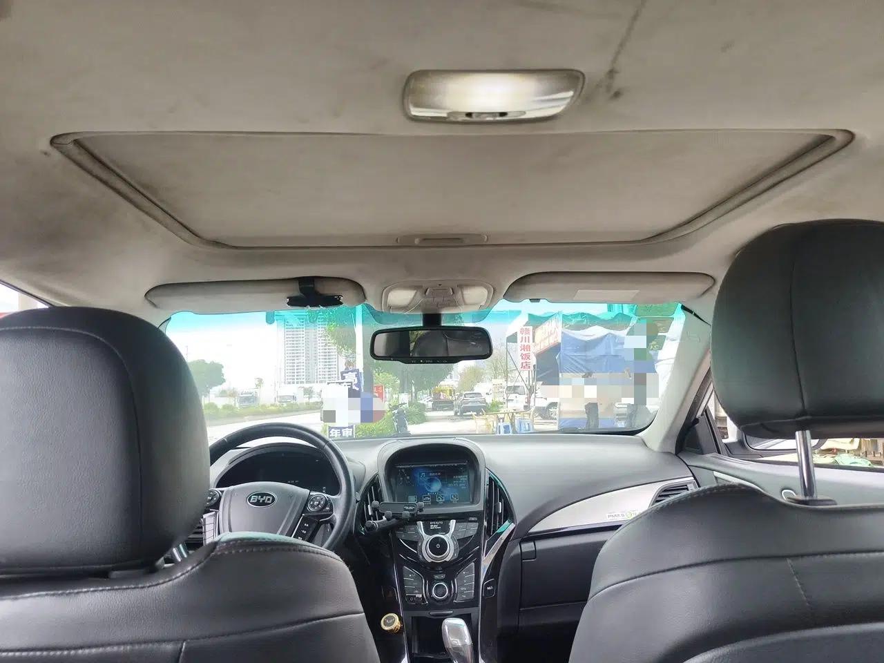 BYD Qin New Energy 2015 1.5T Dual-Crown Flagship Plus Edition — миниатюра 19