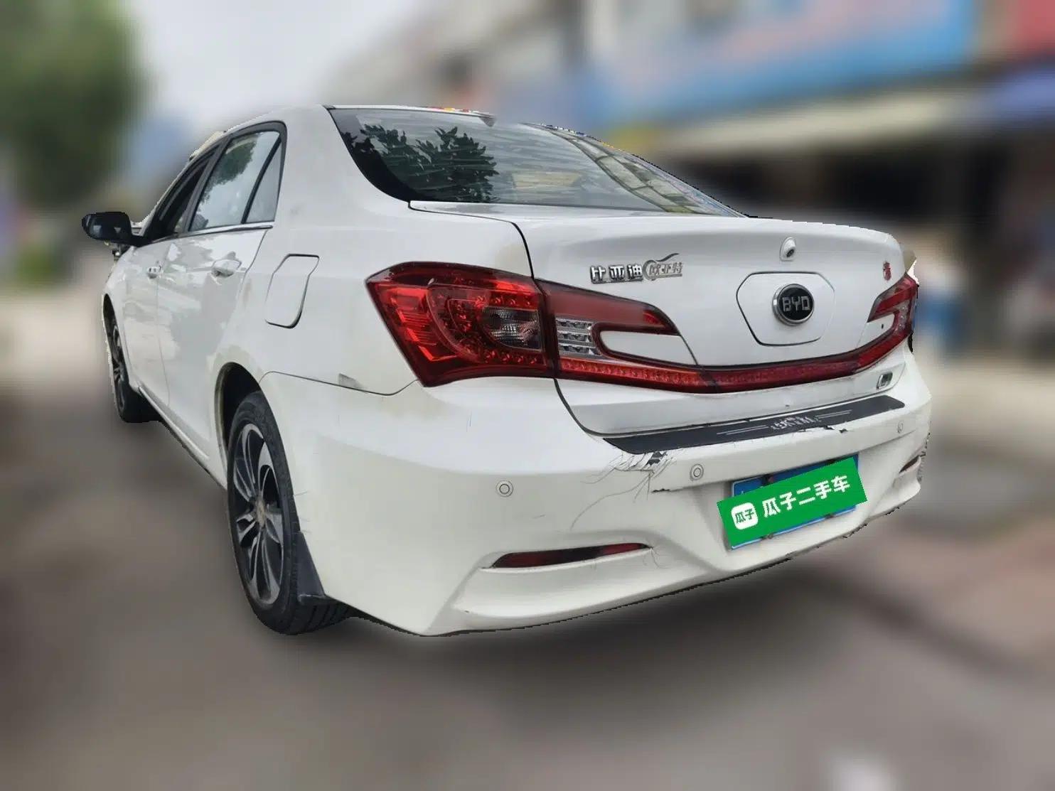 BYD Qin New Energy 2015 1.5T Dual-Crown Flagship Plus Edition — миниатюра 4