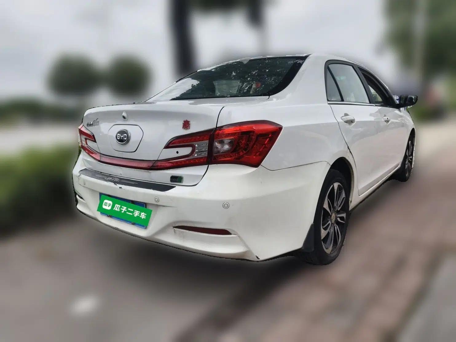 BYD Qin New Energy 2015 1.5T Dual-Crown Flagship Plus Edition — миниатюра 6