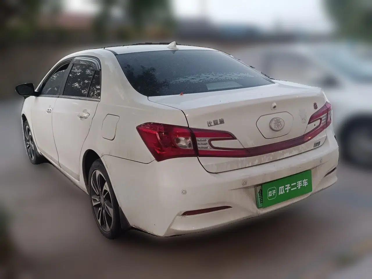 BYD Qin New Energy 2015 1.5T Dual-Crown Flagship Plus Edition — миниатюра 4