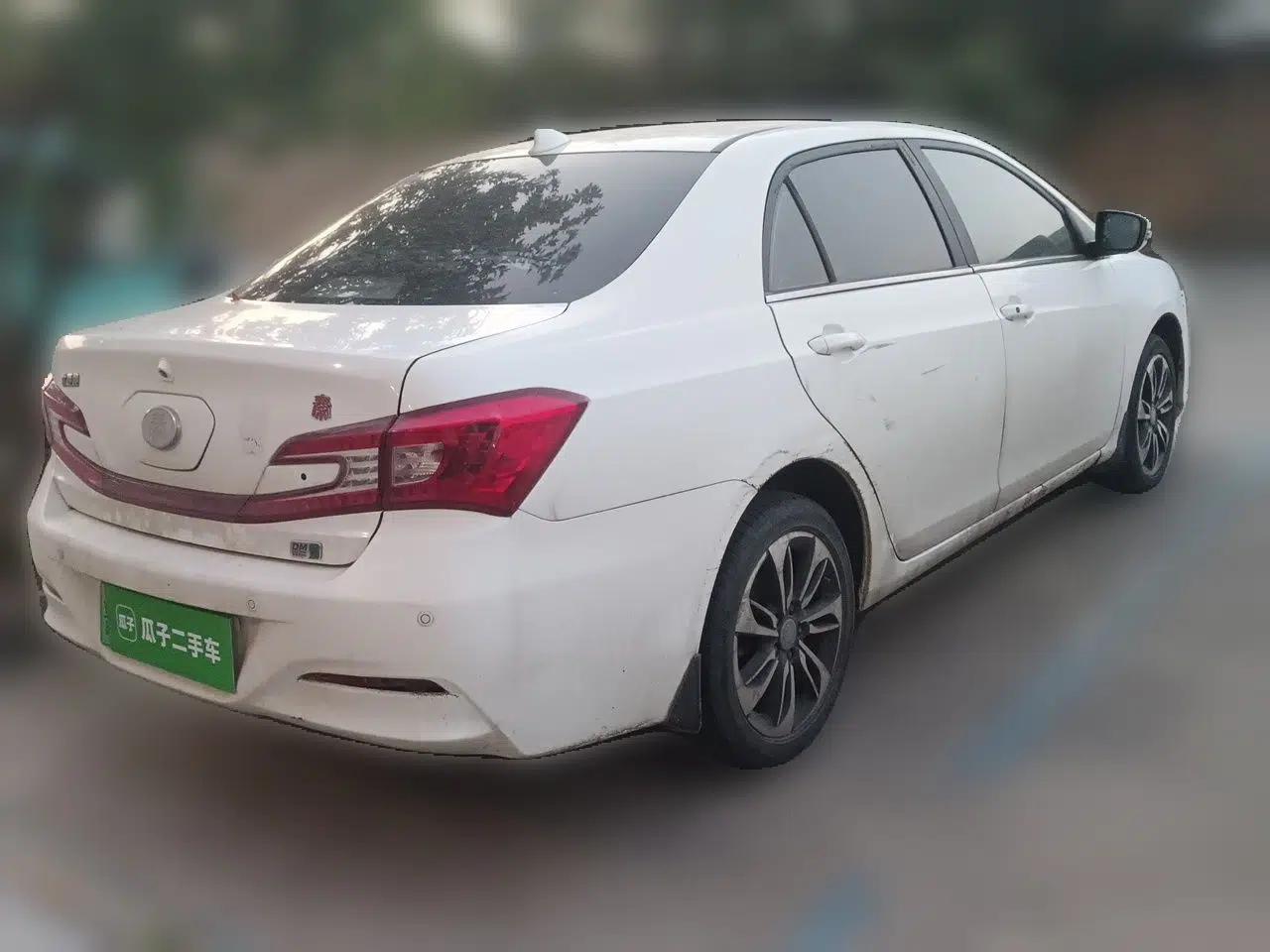 BYD Qin New Energy 2015 1.5T Dual-Crown Flagship Plus Edition — миниатюра 6