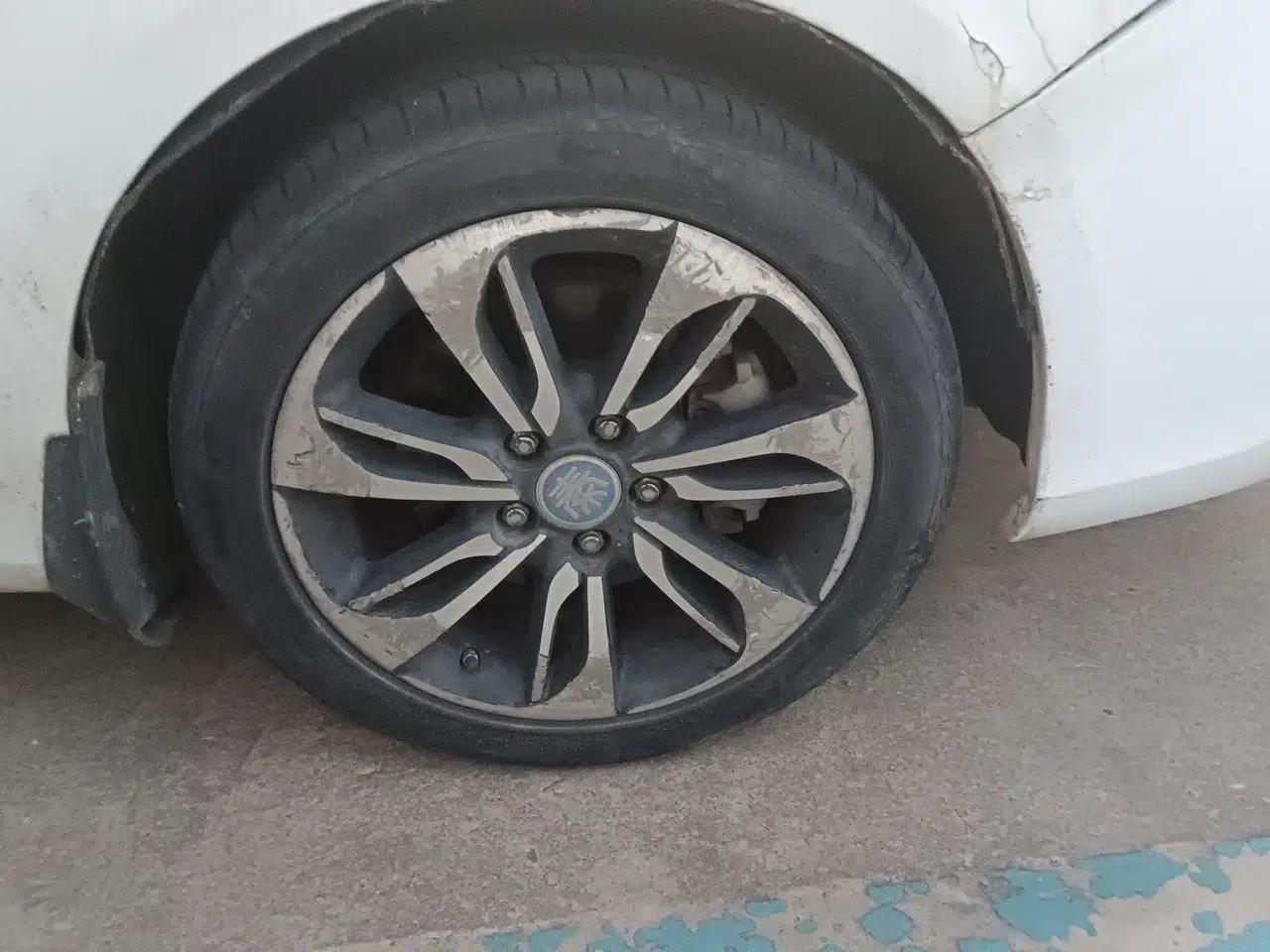 BYD Qin New Energy 2015 1.5T Dual-Crown Flagship Plus Edition — миниатюра 8