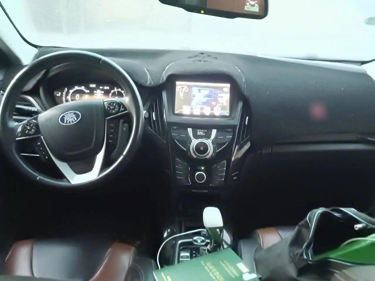 BYD Qin New Energy 2015 1.5T Dual-Crown Flagship Plus Edition — миниатюра 10