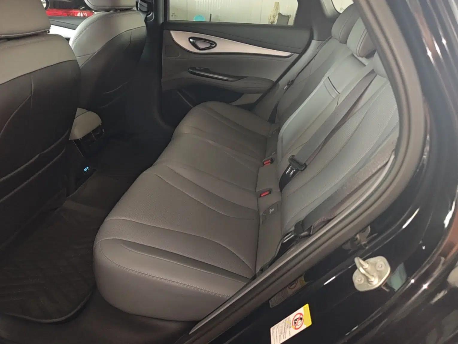 BYD Seal 07 DM-i 2025 DM-i 1.5L 70km Elite Model — миниатюра 20
