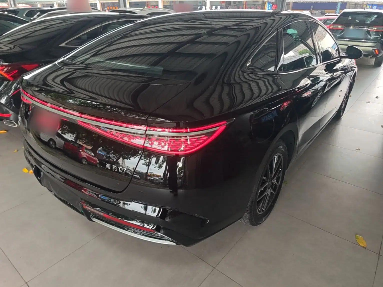 BYD Seal 07 DM-i 2025 DM-i 1.5L 70km Elite Model — миниатюра 6