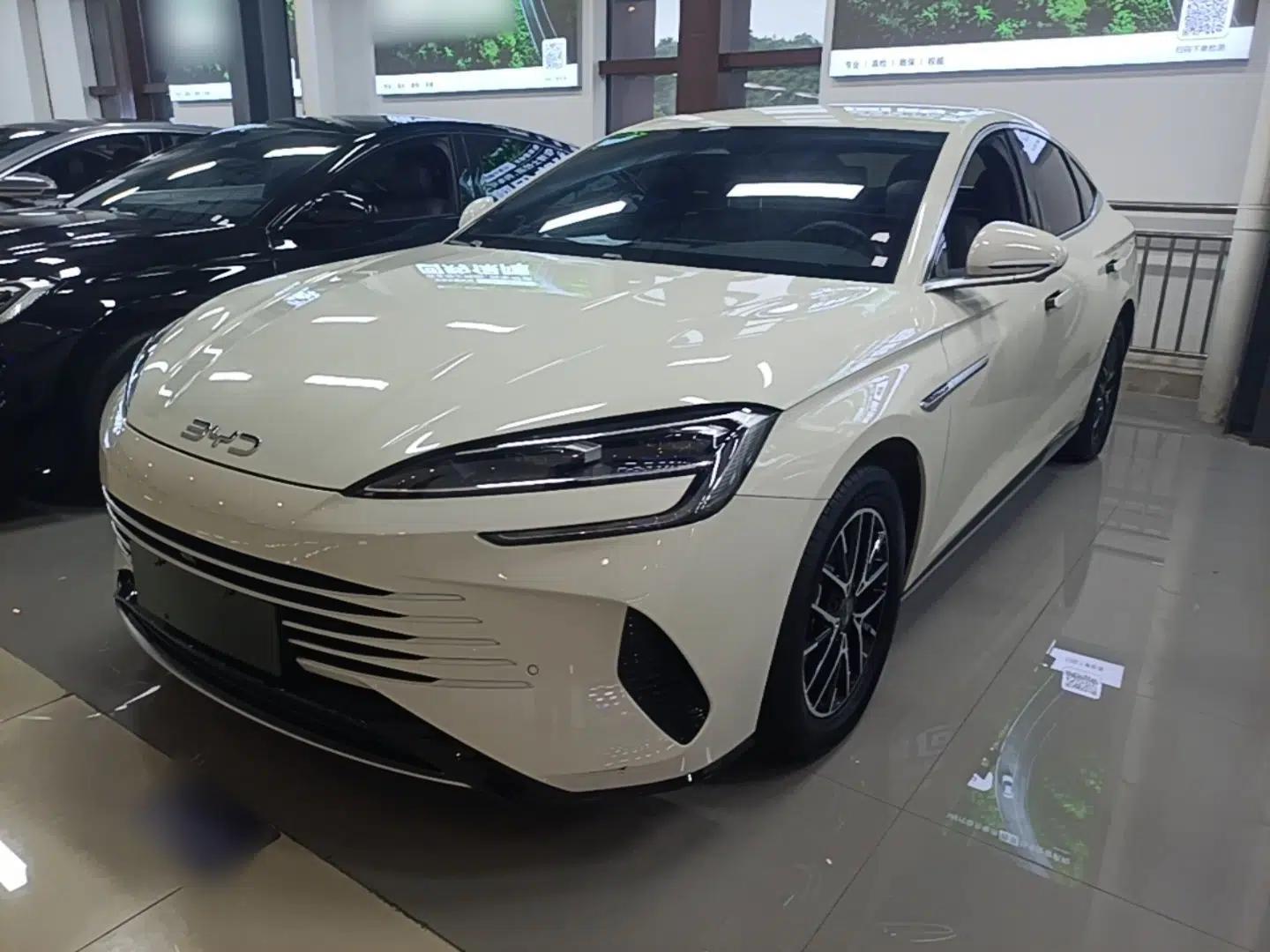 BYD Seal 07 DM-i 2025 DM-i 1.5L 70km Elite Model — миниатюра 1