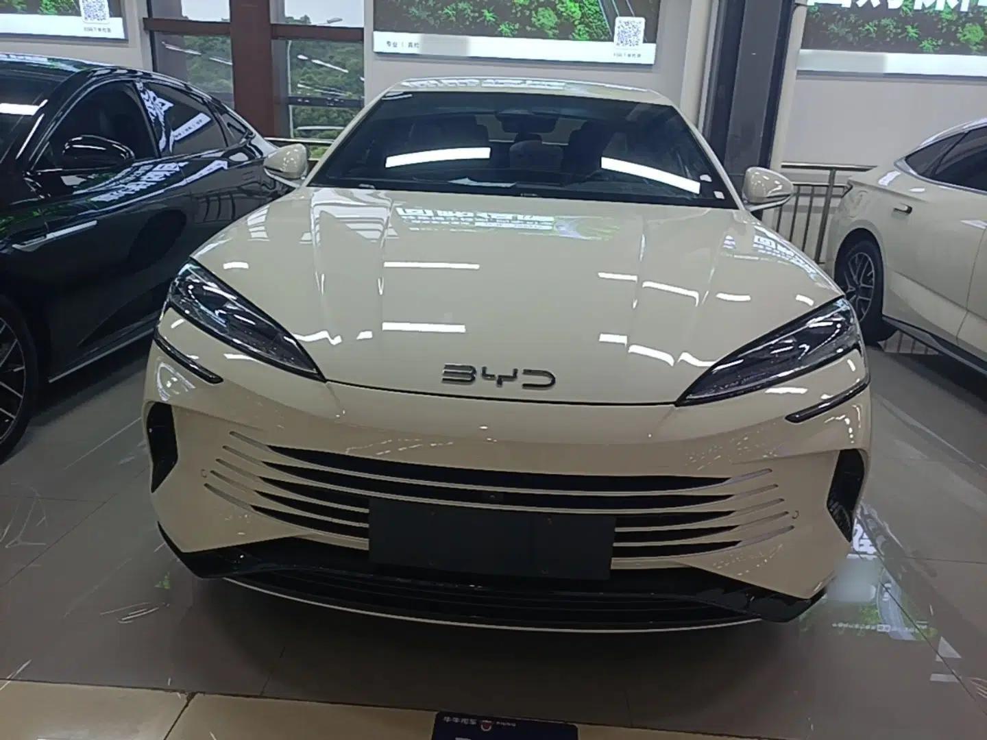 BYD Seal 07 DM-i 2025 DM-i 1.5L 70km Elite Model — миниатюра 2
