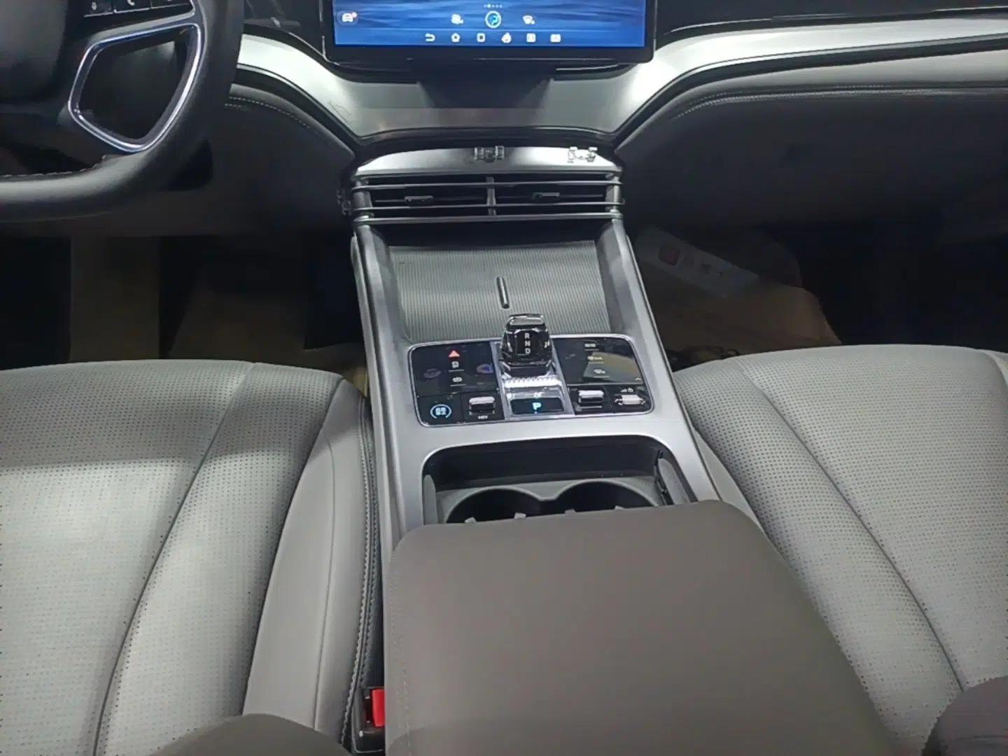 BYD Seal 07 DM-i 2025 DM-i 1.5L 70km Elite Model — миниатюра 17