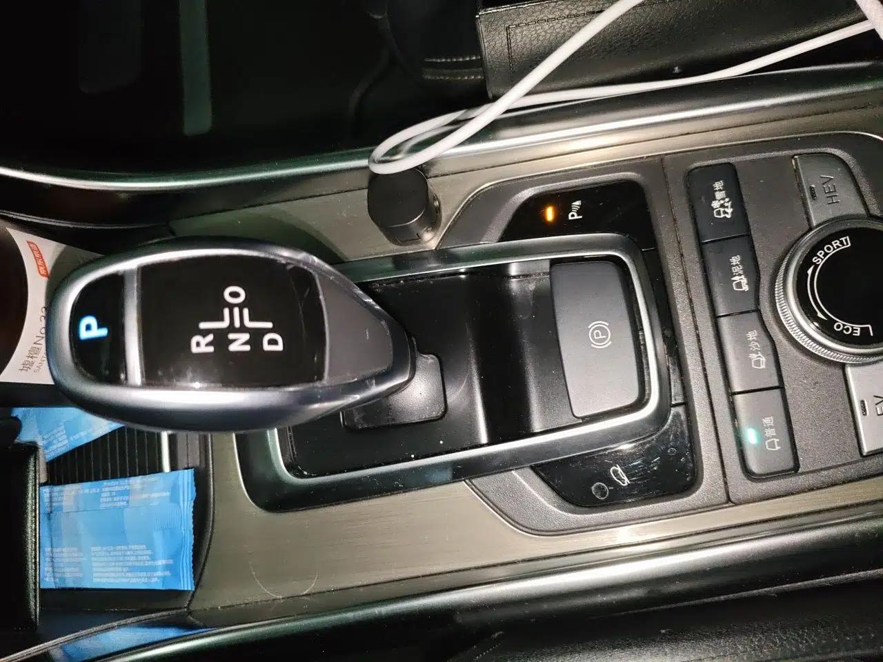 BYD Song New Energy 2017 Song DM 1.5TID All-Wheel Drive Luxury Model — миниатюра 15