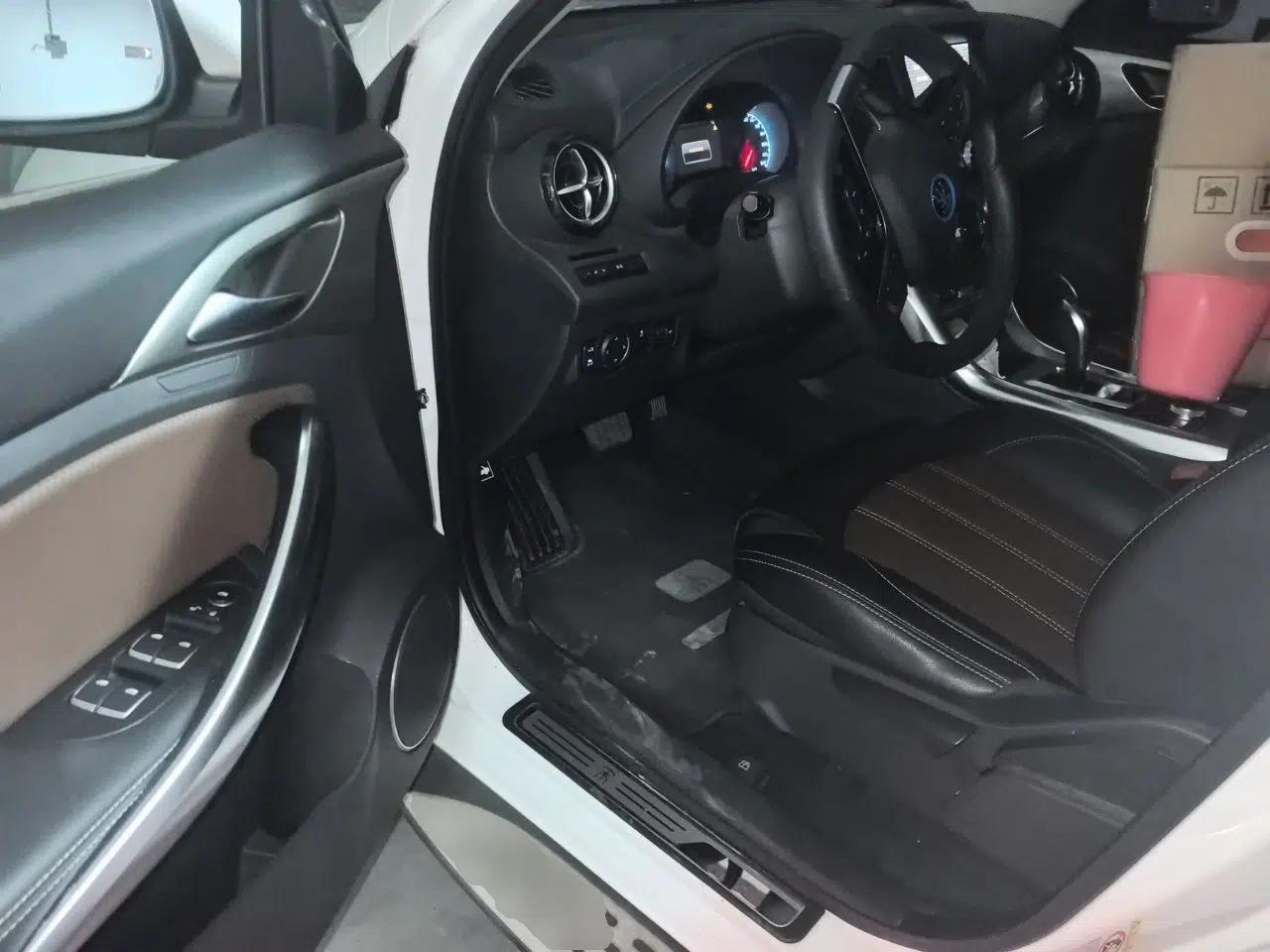 BYD Song New Energy 2017 Song DM 1.5TID All-Wheel Drive Luxury Model — миниатюра 17