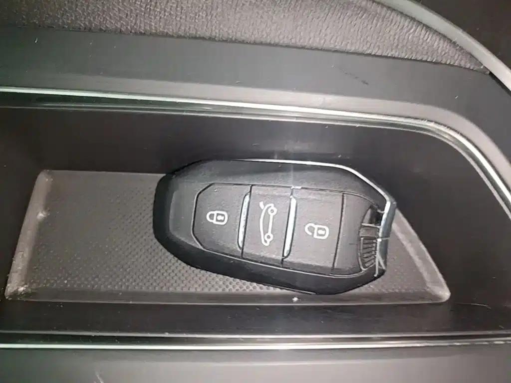 Peugeot 4008 2017 380THP Luxury GT Edition — миниатюра 9