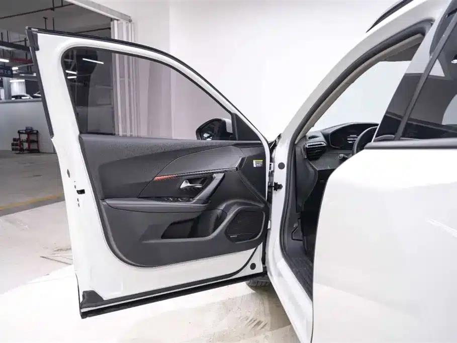 Peugeot 2008 2022 230THP THE ONE — миниатюра 9