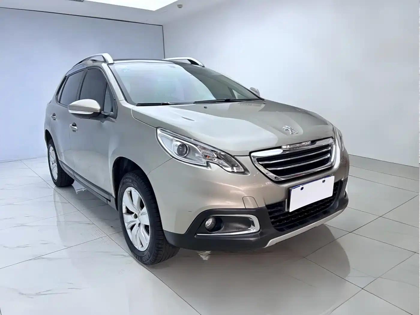 Peugeot 2008 2016 230THP Automatic Fashion Edition — миниатюра 3