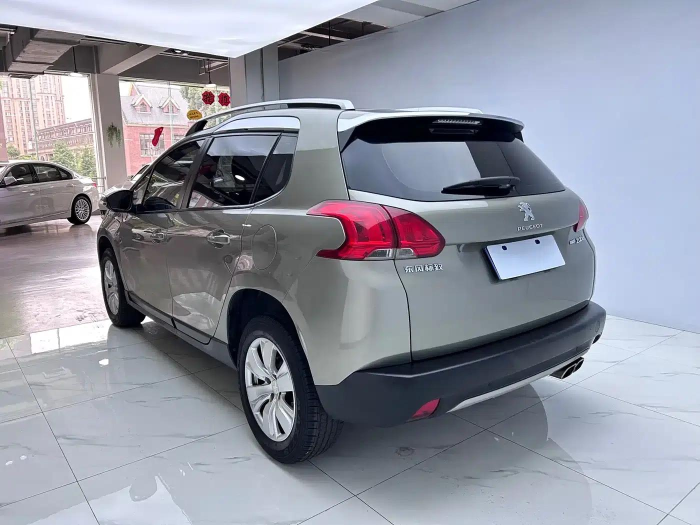 Peugeot 2008 2016 230THP Automatic Fashion Edition — миниатюра 5
