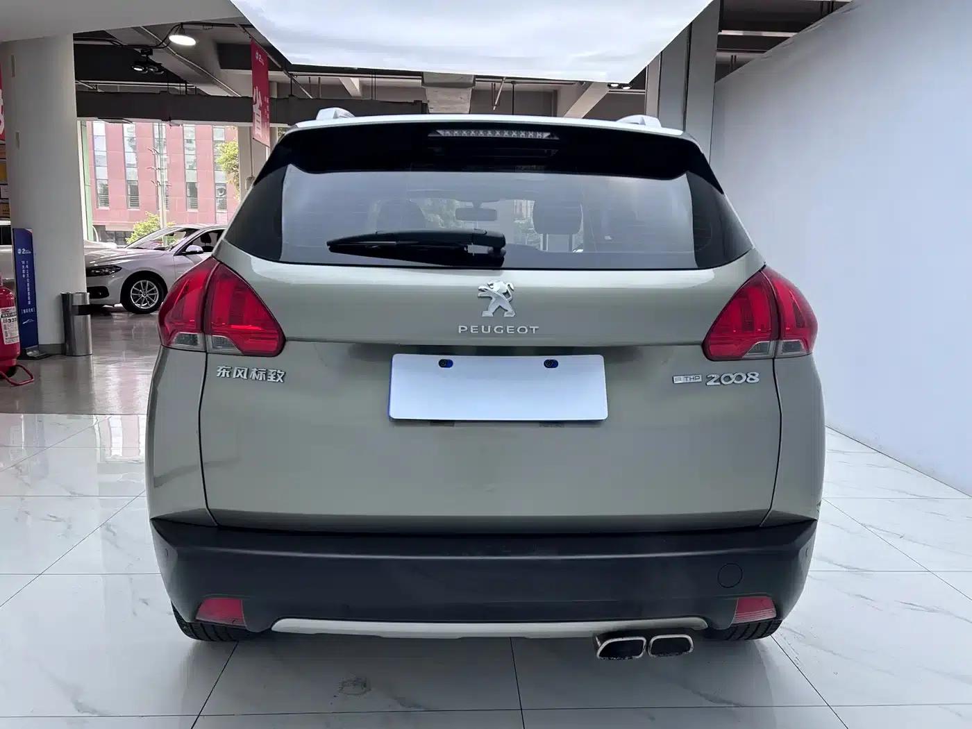 Peugeot 2008 2016 230THP Automatic Fashion Edition — миниатюра 6