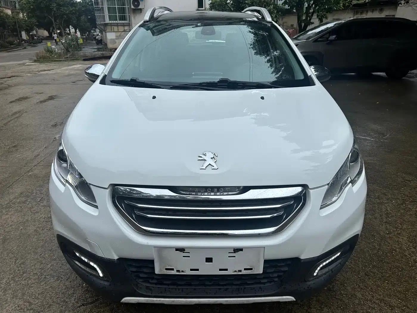Peugeot 2008 2014 Model 1.6L Automatic Navigation Edition — миниатюра 3