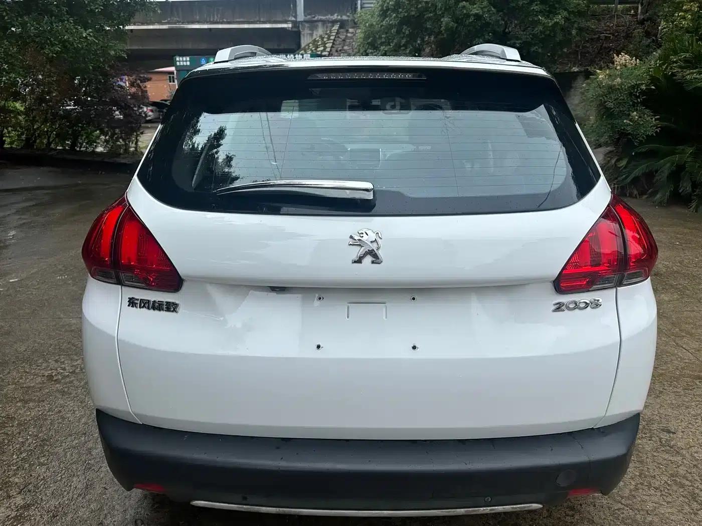 Peugeot 2008 2014 Model 1.6L Automatic Navigation Edition — миниатюра 4