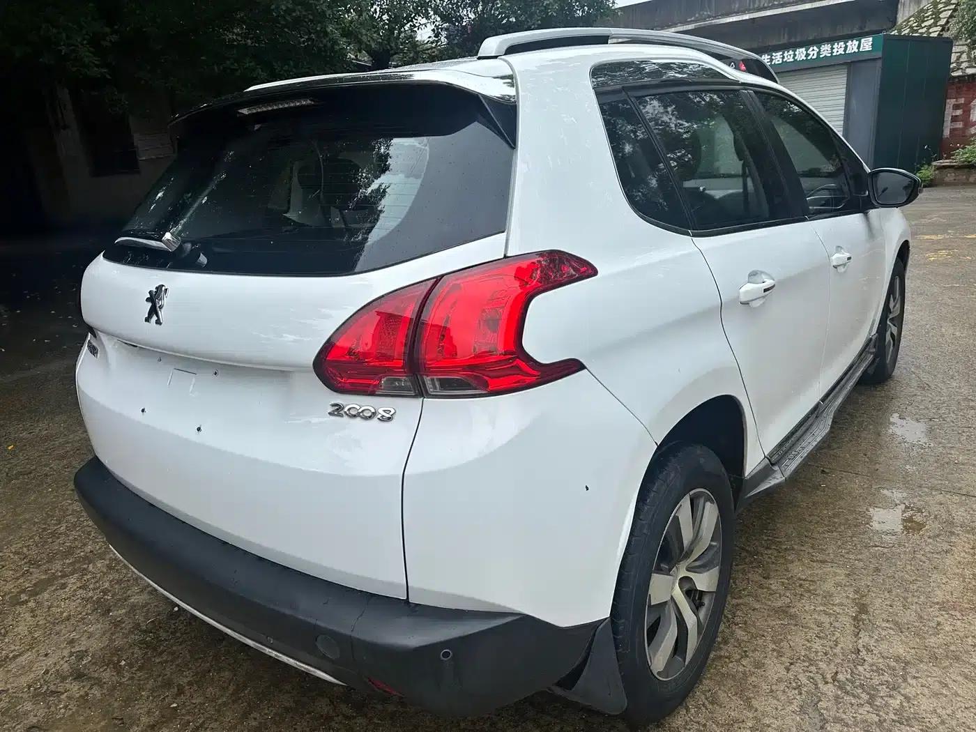Peugeot 2008 2014 Model 1.6L Automatic Navigation Edition — миниатюра 5