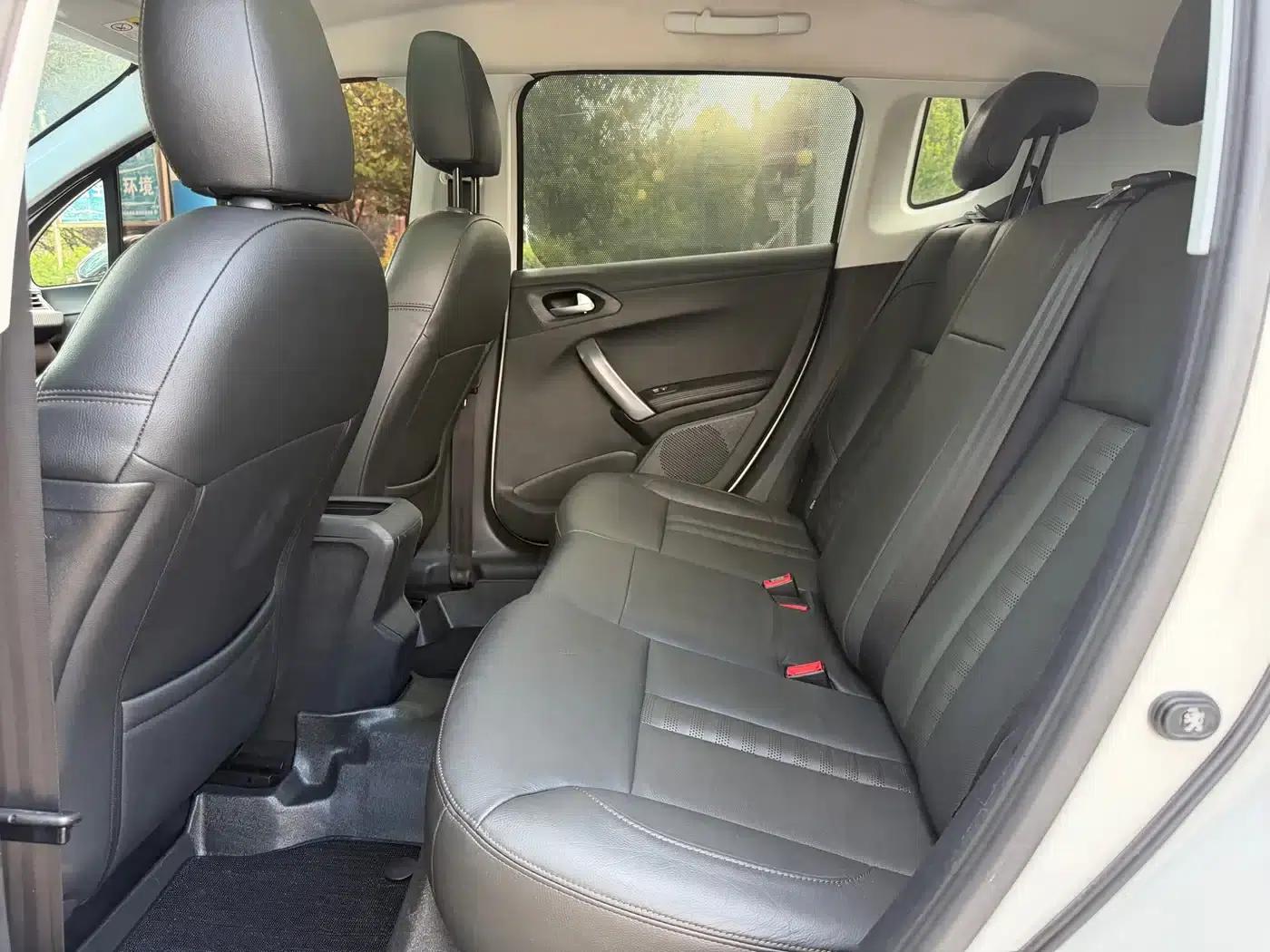 Peugeot 2008 2014 Model 1.6L Automatic Navigation Edition — миниатюра 11