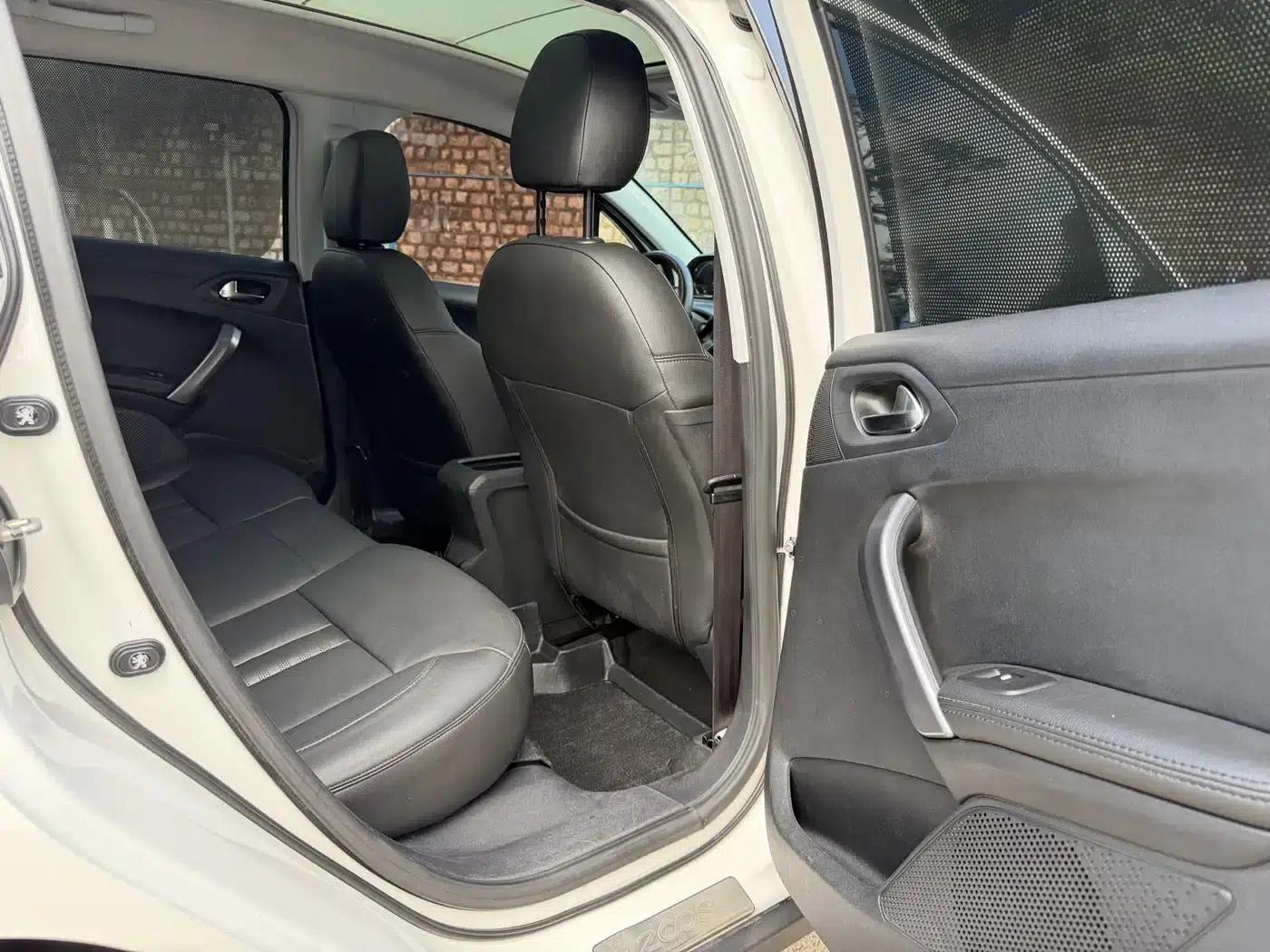 Peugeot 2008 2014 Model 1.6L Automatic Navigation Edition — миниатюра 18