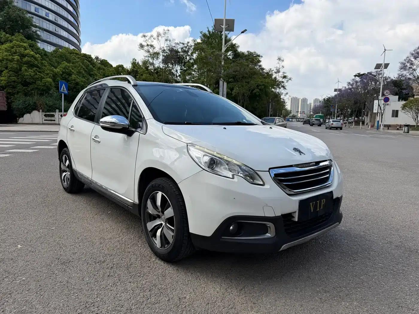 Peugeot 2008 2014 Model 1.6L Automatic Navigation Edition — миниатюра 3