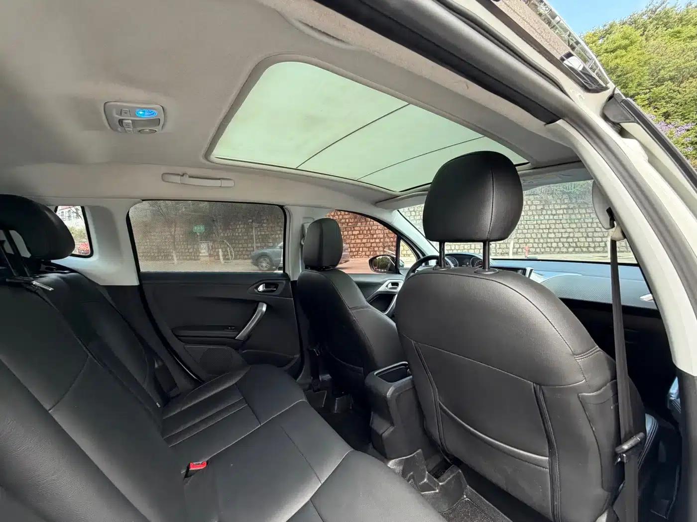 Peugeot 2008 2014 Model 1.6L Automatic Navigation Edition — миниатюра 21