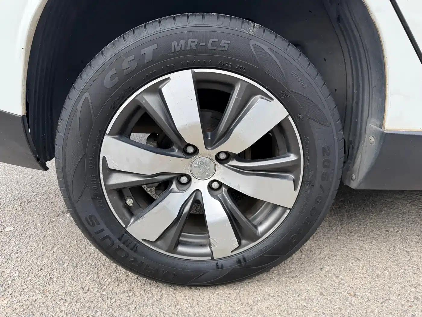 Peugeot 2008 2014 Model 1.6L Automatic Navigation Edition — миниатюра 22