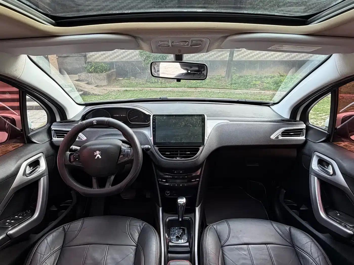 Peugeot 2008 2014 Model 1.6L Automatic Fashion Edition — миниатюра 7