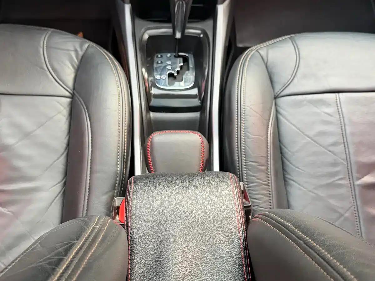 Peugeot 2008 2014 Model 1.6L Automatic Fashion Edition — миниатюра 10