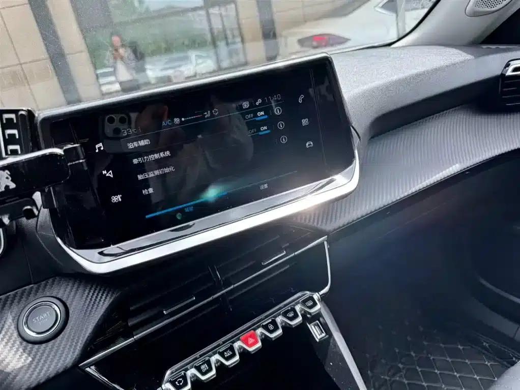Peugeot 2008 2022 230THP THE ONE — миниатюра 8