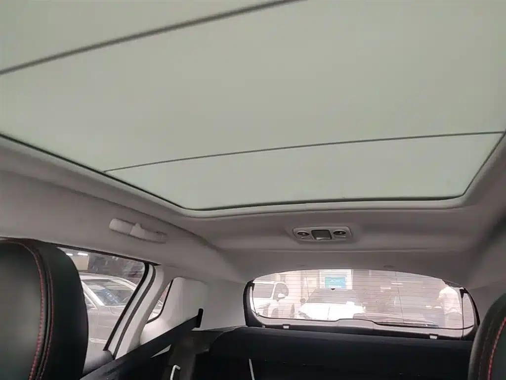 Peugeot 2008 2014 Model 1.6L Automatic Fashion Edition — миниатюра 18