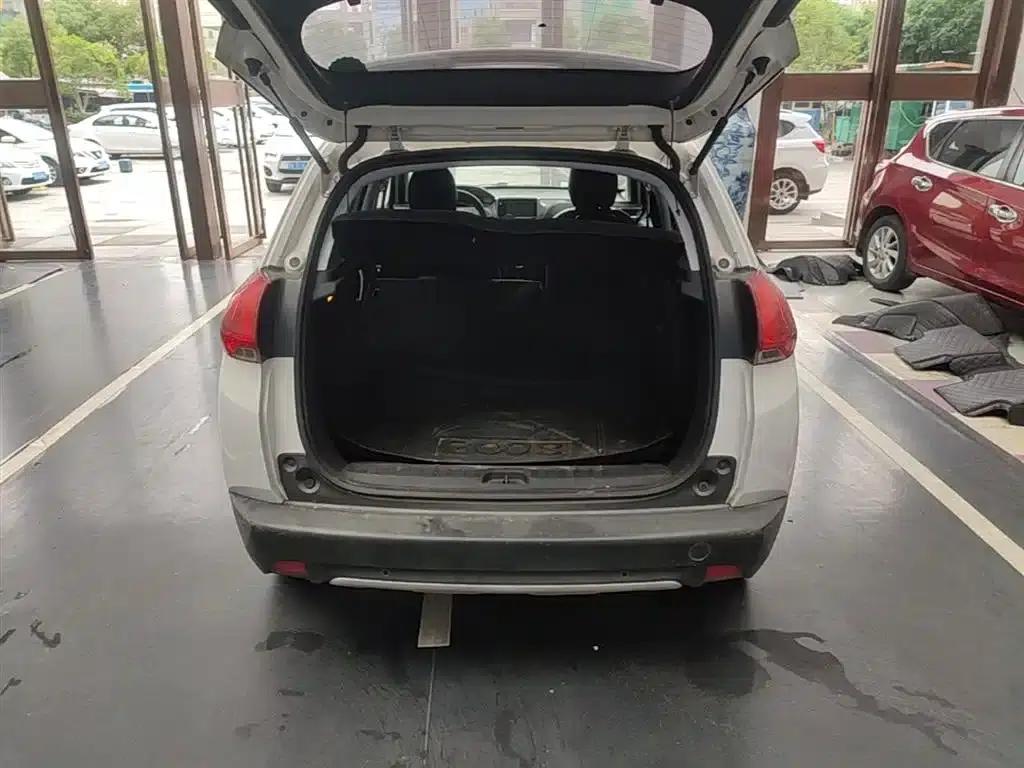 Peugeot 2008 2014 Model 1.6L Automatic Fashion Edition — миниатюра 19