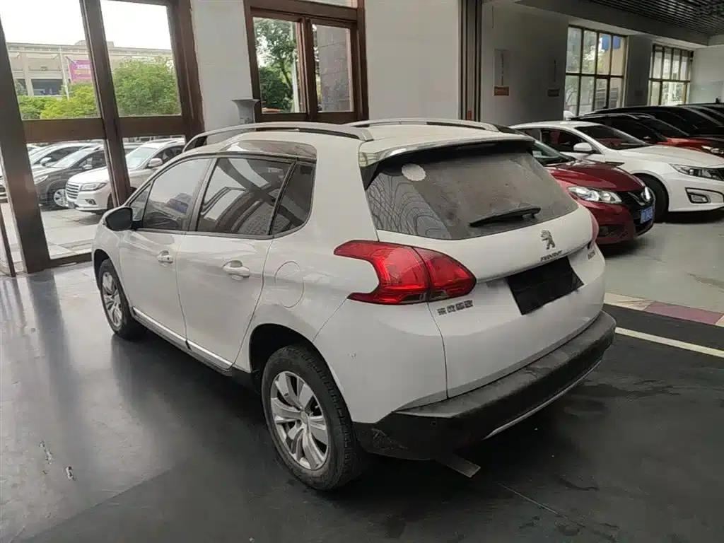 Peugeot 2008 2014 Model 1.6L Automatic Fashion Edition — миниатюра 5