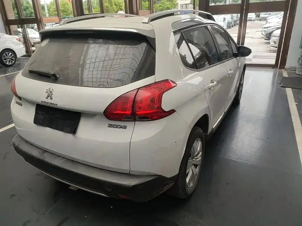 Peugeot 2008 2014 Model 1.6L Automatic Fashion Edition — миниатюра 8