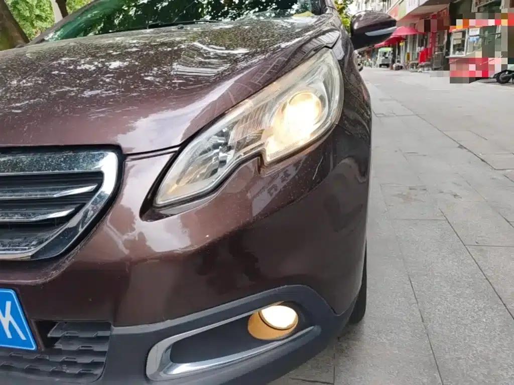 Peugeot 2008 2014 Model 1.6L Automatic Fashion Edition — миниатюра 24