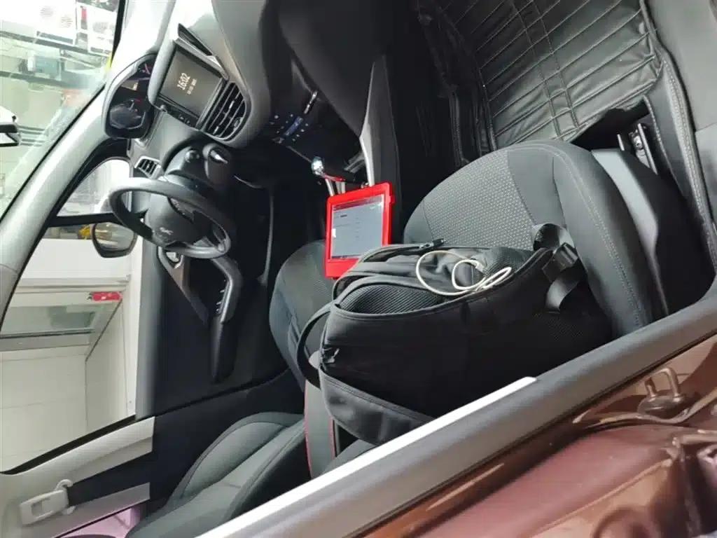 Peugeot 2008 2014 Model 1.6L Automatic Fashion Edition — миниатюра 25