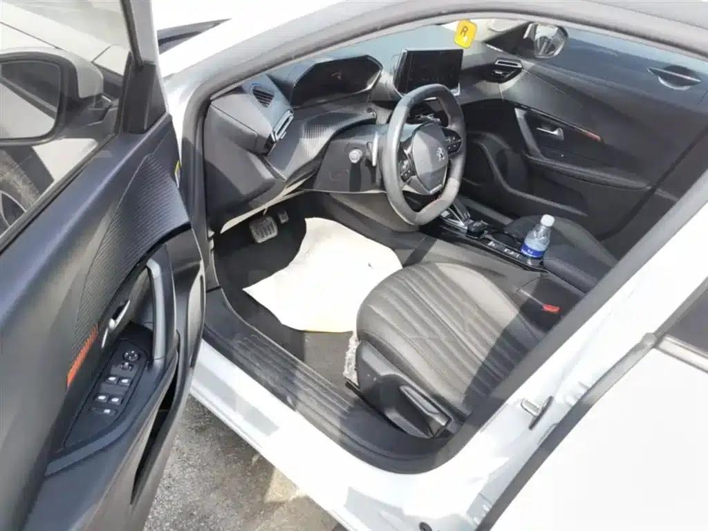 Peugeot 2008 2022 230THP THE ONE — миниатюра 23