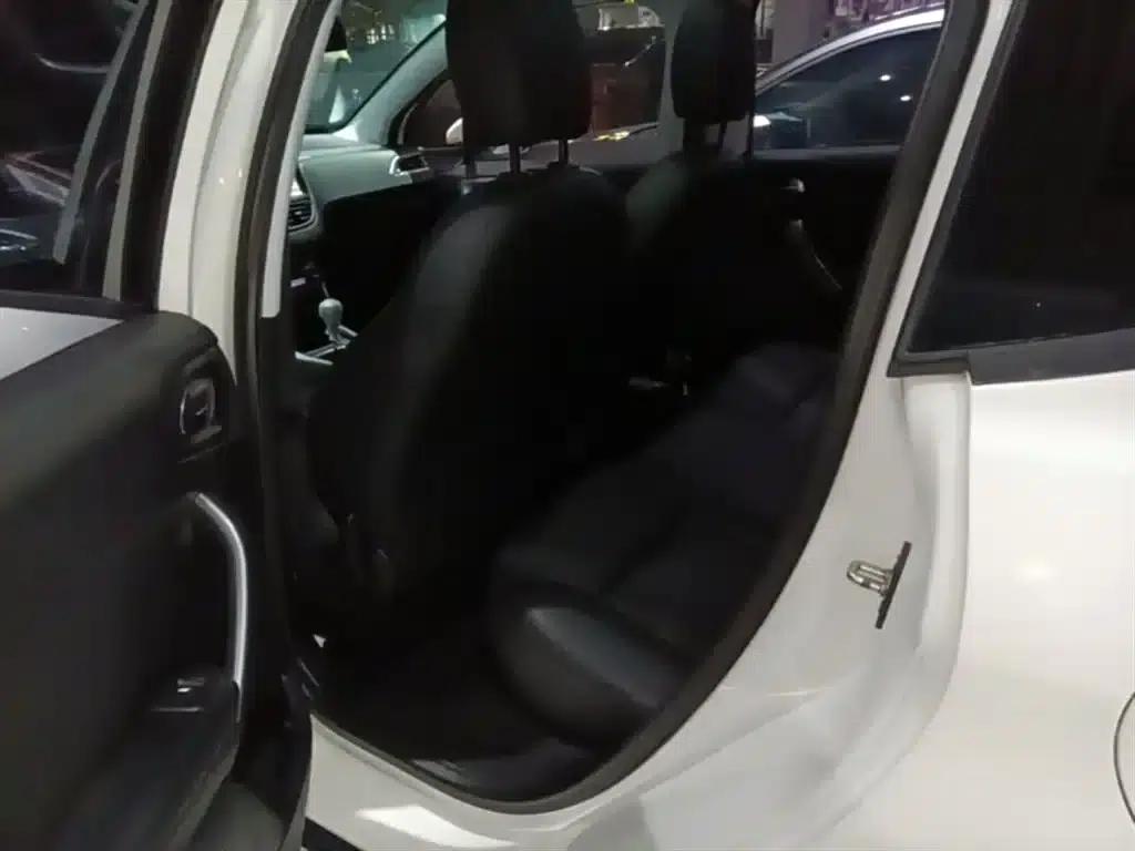 Peugeot 2008 2014 Model 1.6L Automatic Fashion Edition — миниатюра 17