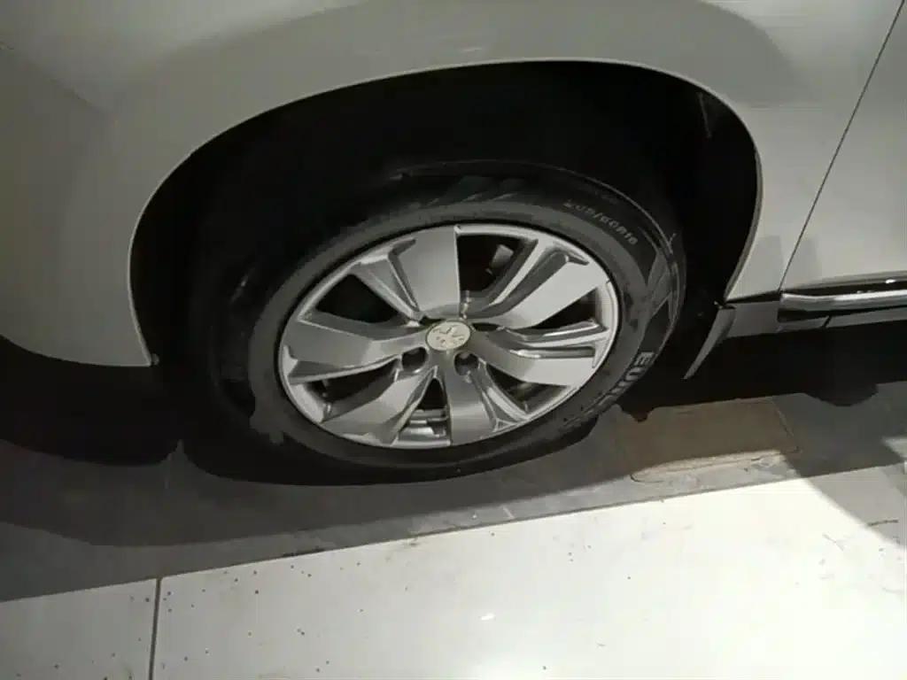 Peugeot 2008 2014 Model 1.6L Automatic Fashion Edition — миниатюра 23