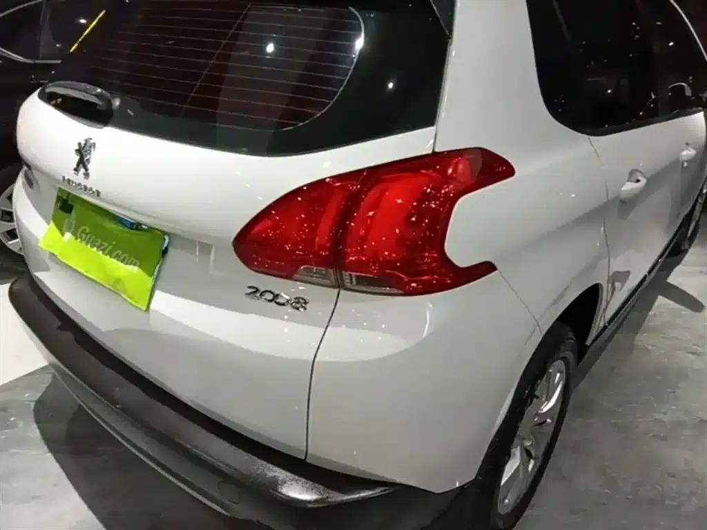 Peugeot 2008 2014 Model 1.6L Automatic Fashion Edition — миниатюра 8