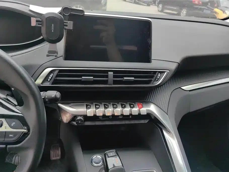 Peugeot 5008 2017 350THP 7-seater Elite Edition — миниатюра 13