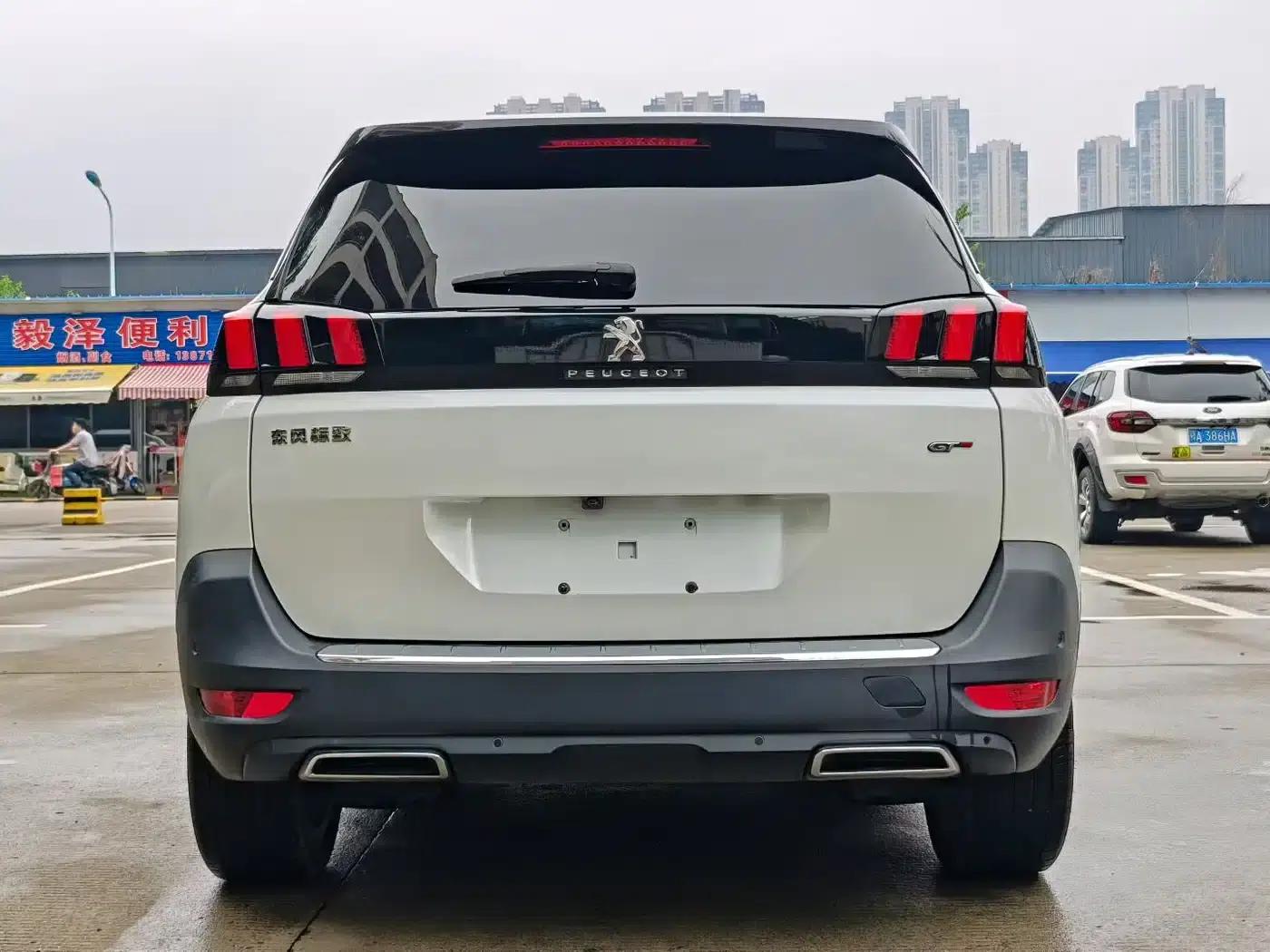 Peugeot 5008 2017 380THP 7-seater Luxury GT Edition — миниатюра 8